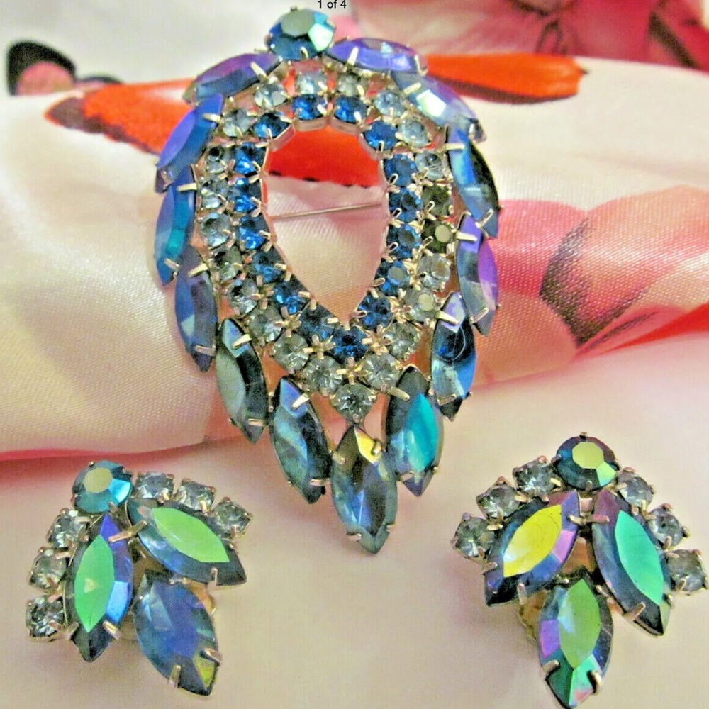 Vintage D E Juliana Blue Lagoon Brooch & Earrings